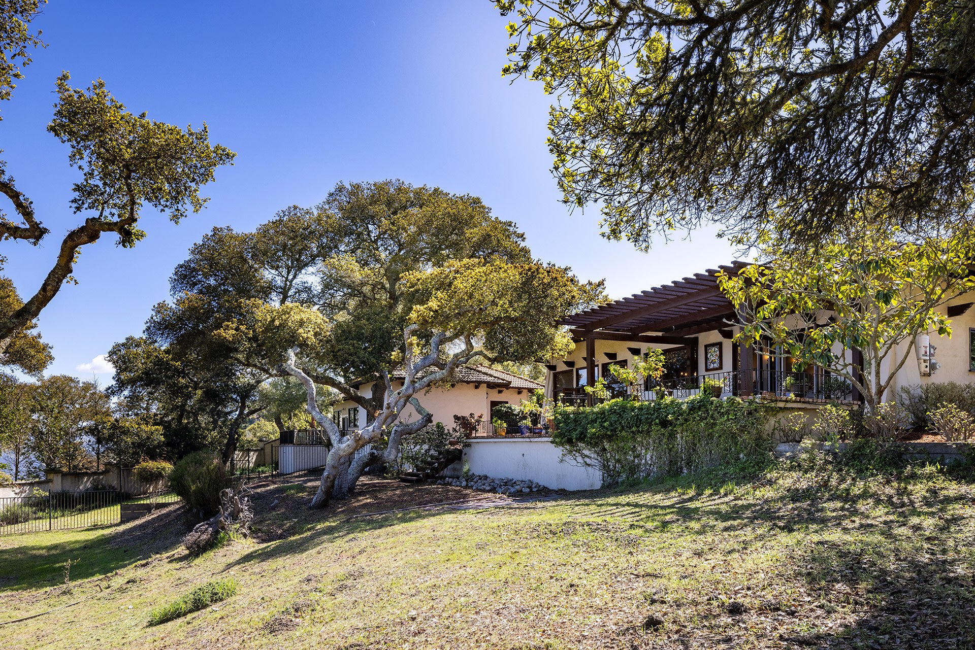 Serene Monterey Haven - 11975 Saddle Rd