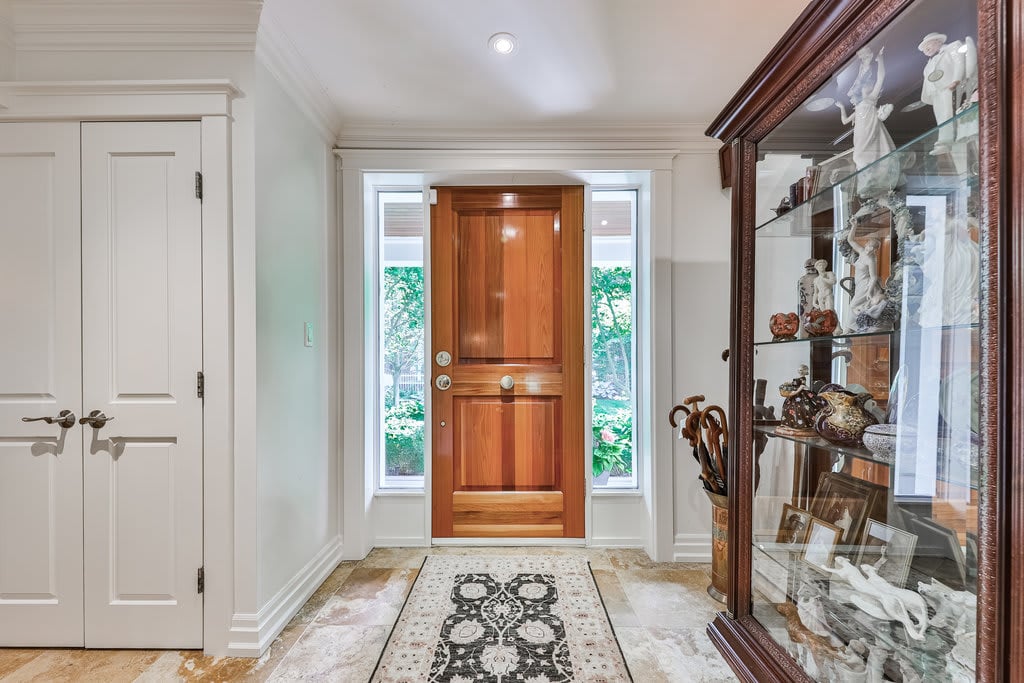 499 Lakeshore Road E, Oakville