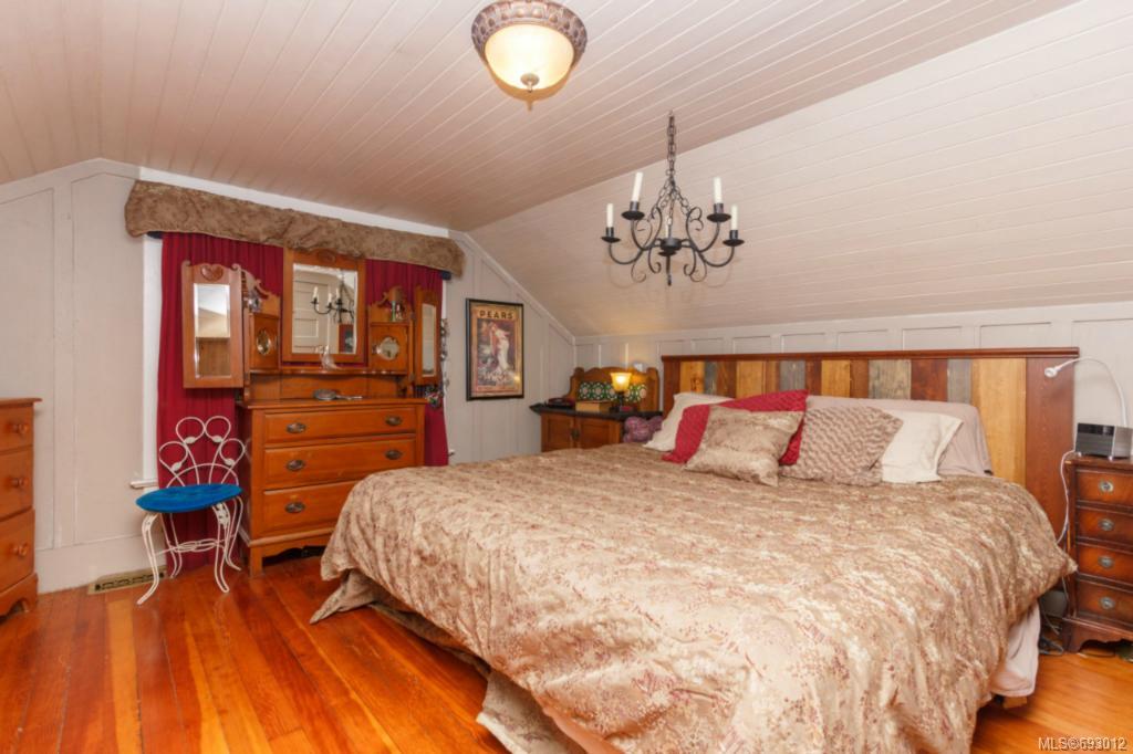 3925 Glanford Ave, Saanich
