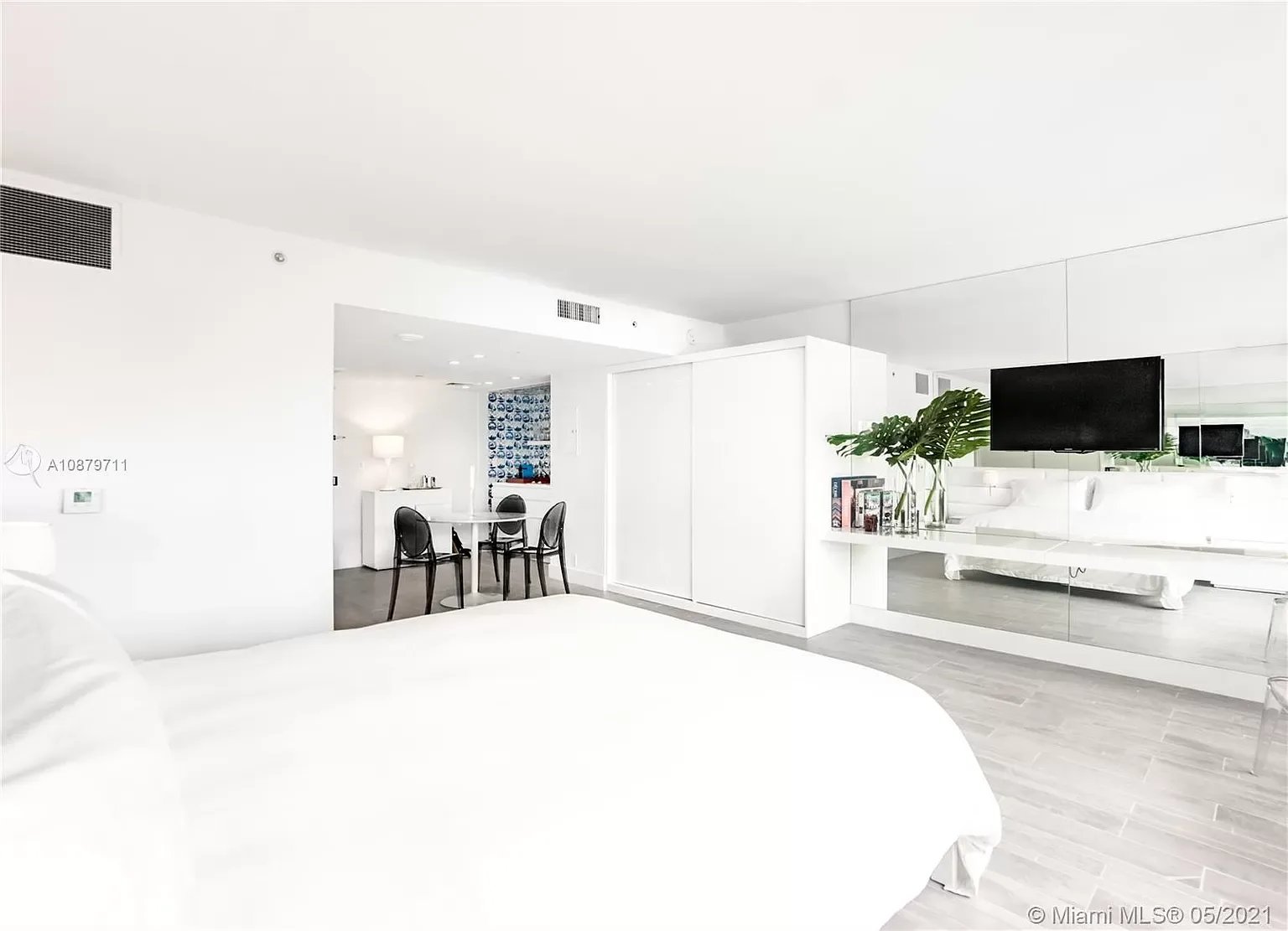1100 West Ave #1403