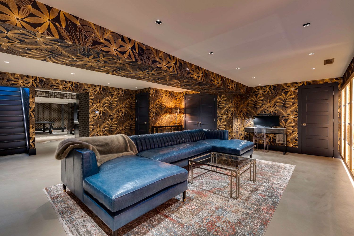 Upscale, Updated Sag Harbor Farmhouse in Waterfront Neighborhood
