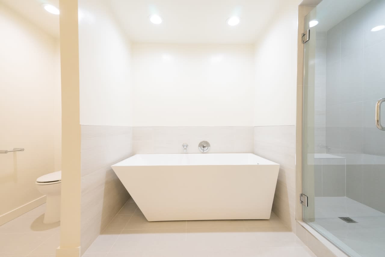 Bright and Open Maple Apartment