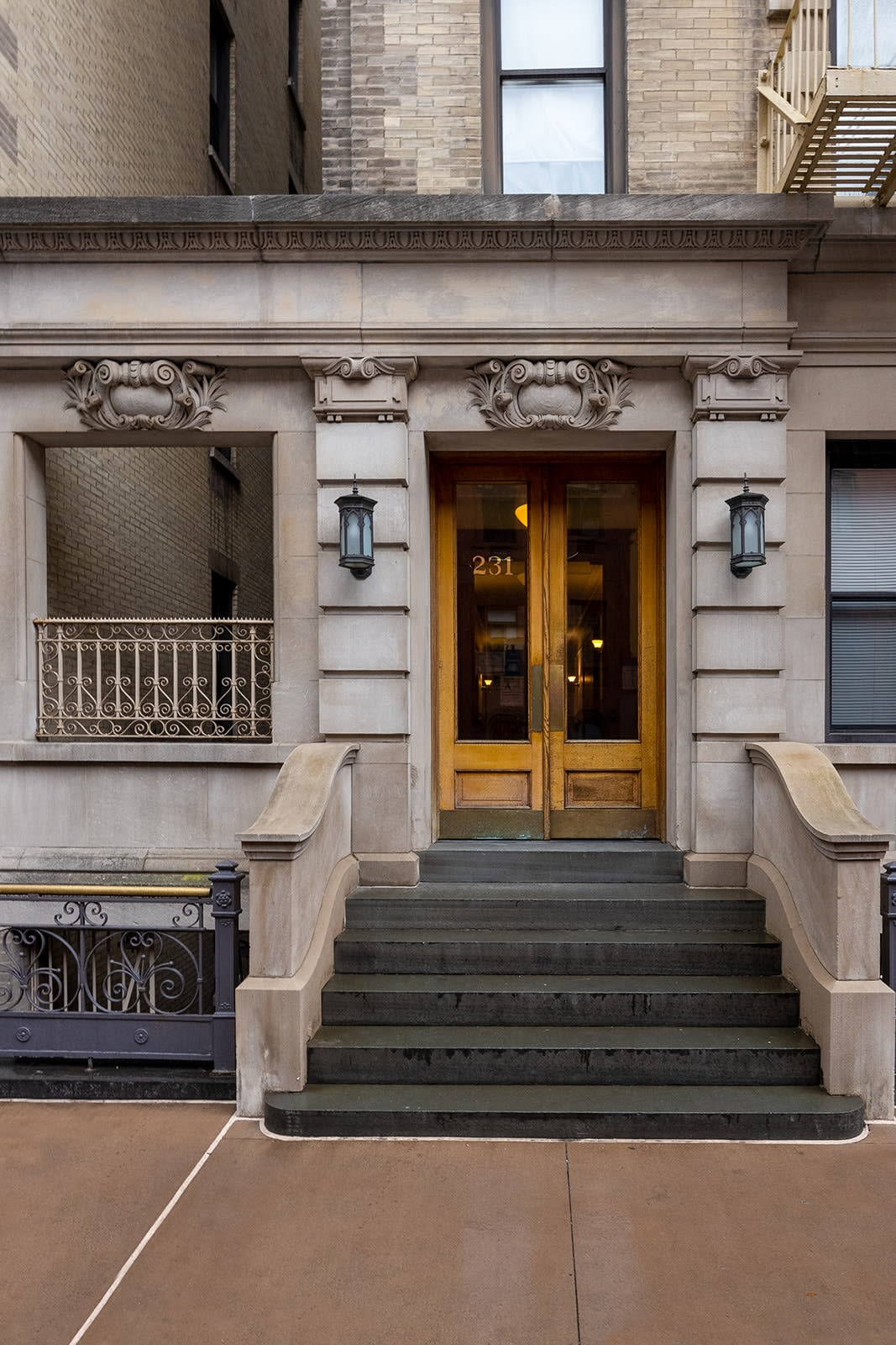 231 West 21st Street Unit 4C