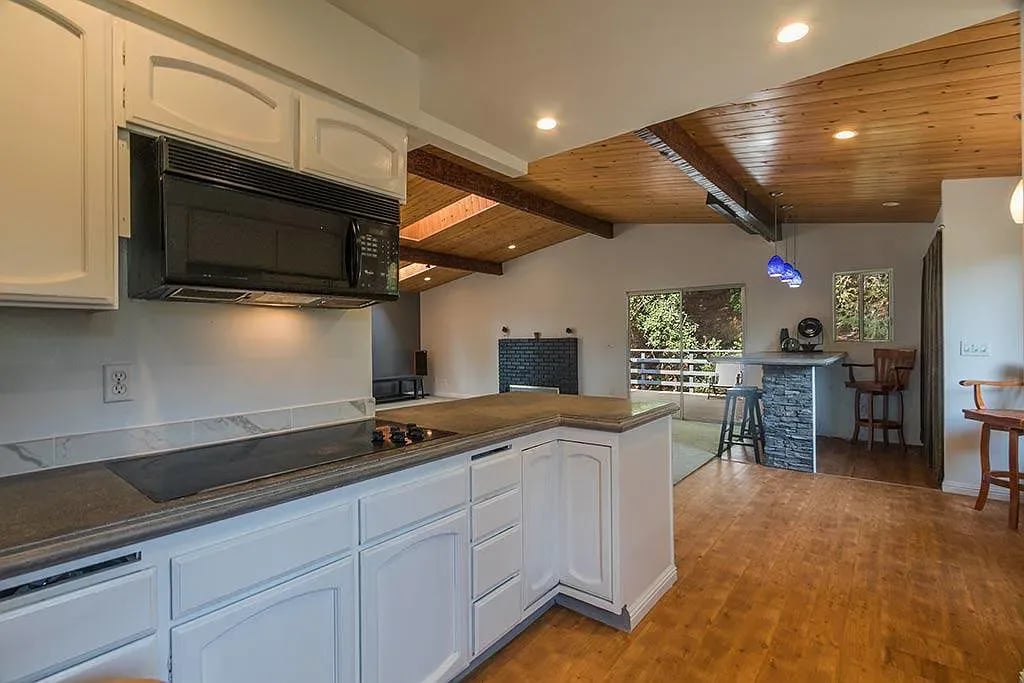 3304 Buttermilk Ln