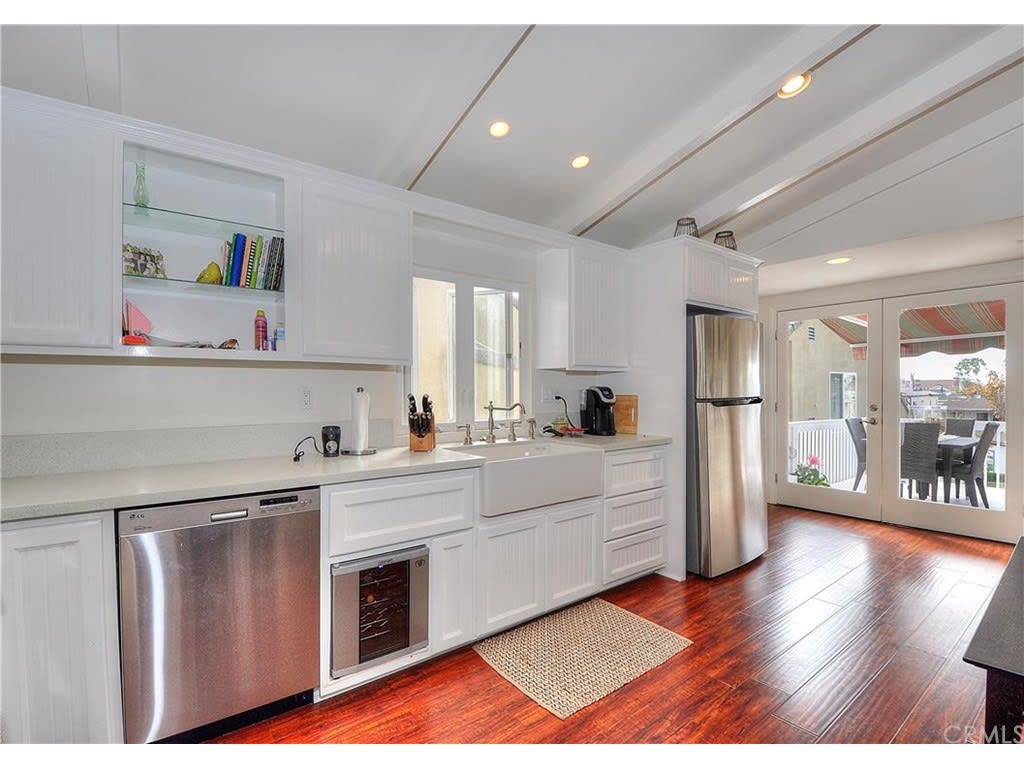 420 Poinsettia Ave