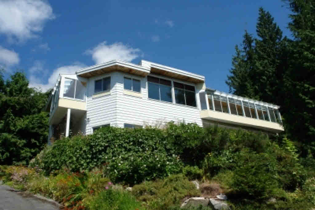 1137 Crestline Rd