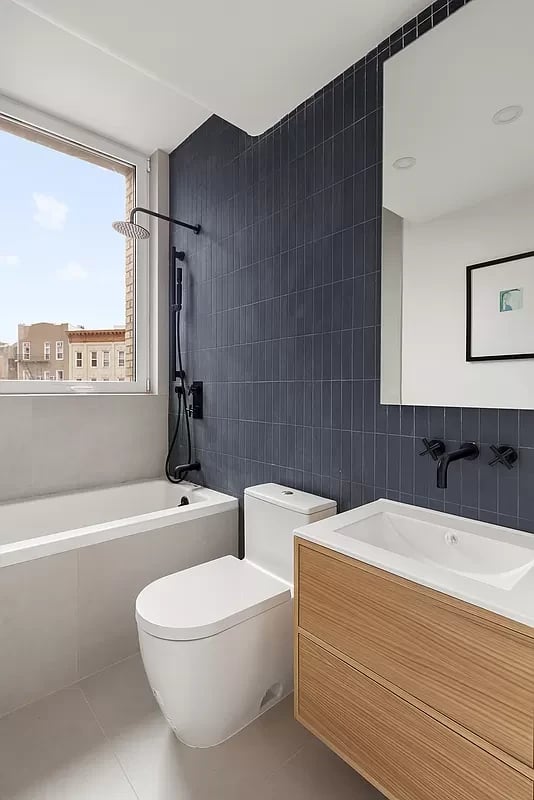 128 Woodpoint Road #5