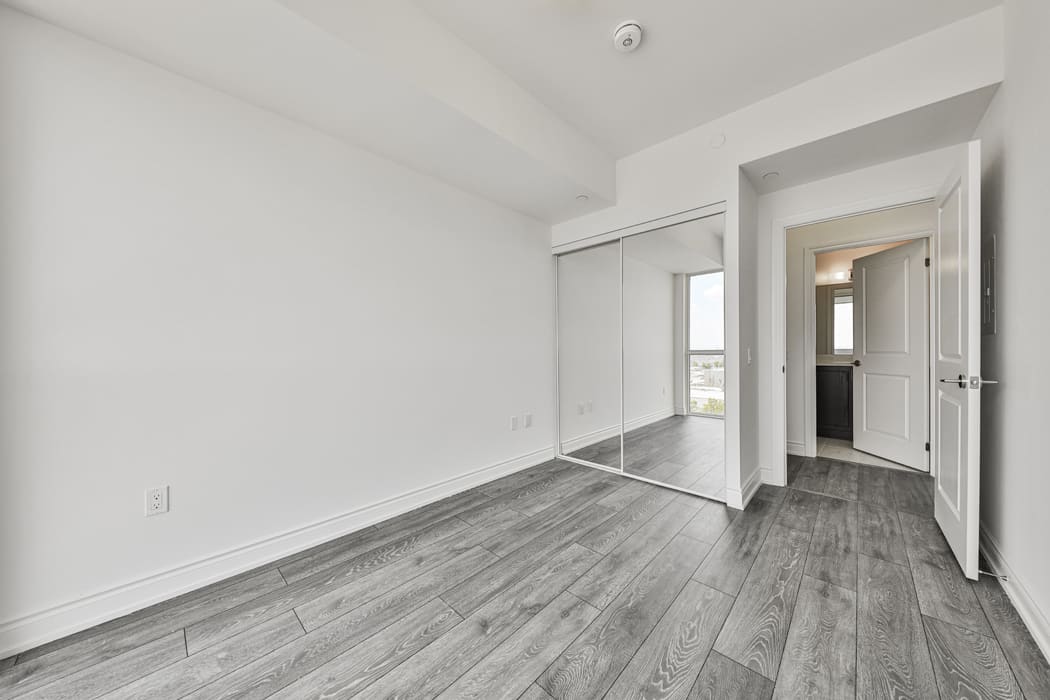 Unit# 814- 1050 Main Street