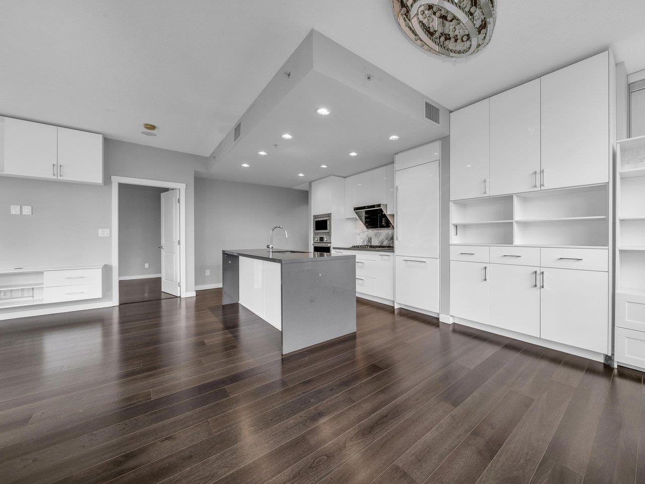 207-5628 Birney Ave