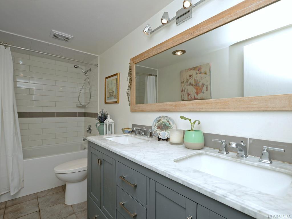 205-545 Rithet St