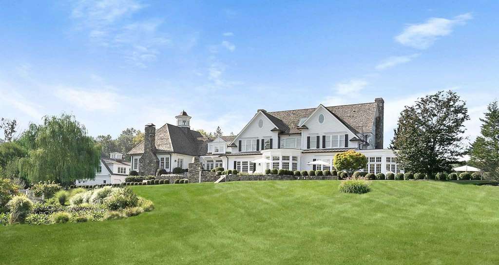 Mottola’s backcountry Greenwich mansion sells for eight figures