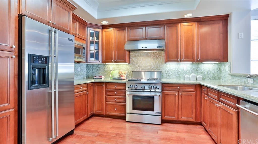 12026 Hoffman St #401