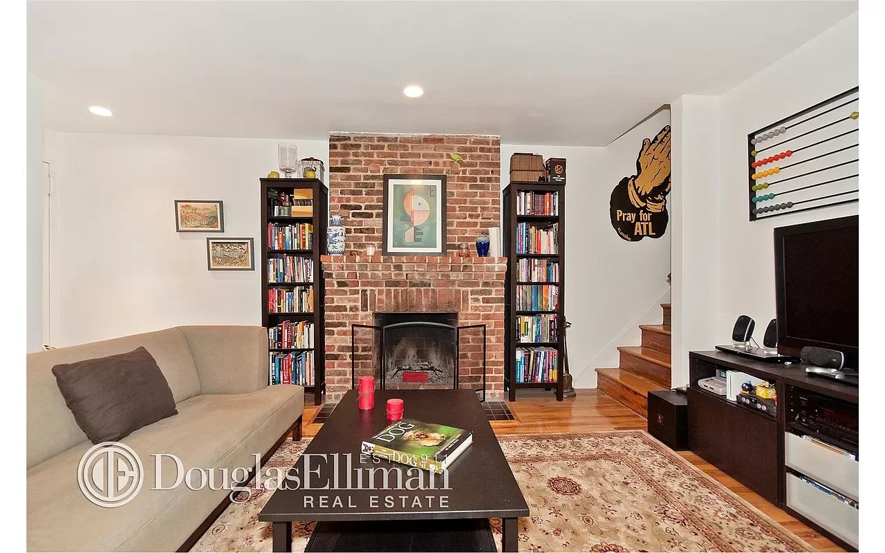 53 West 76th Street Unit: 8