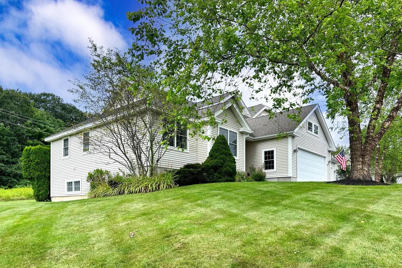 New Listing! 90 Brydon Way Unit 39, Westbrook, Maine – $585,000
