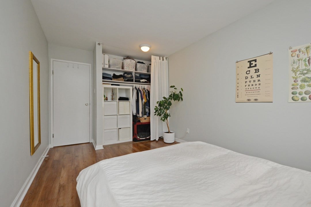 204-570 E 8th Ave