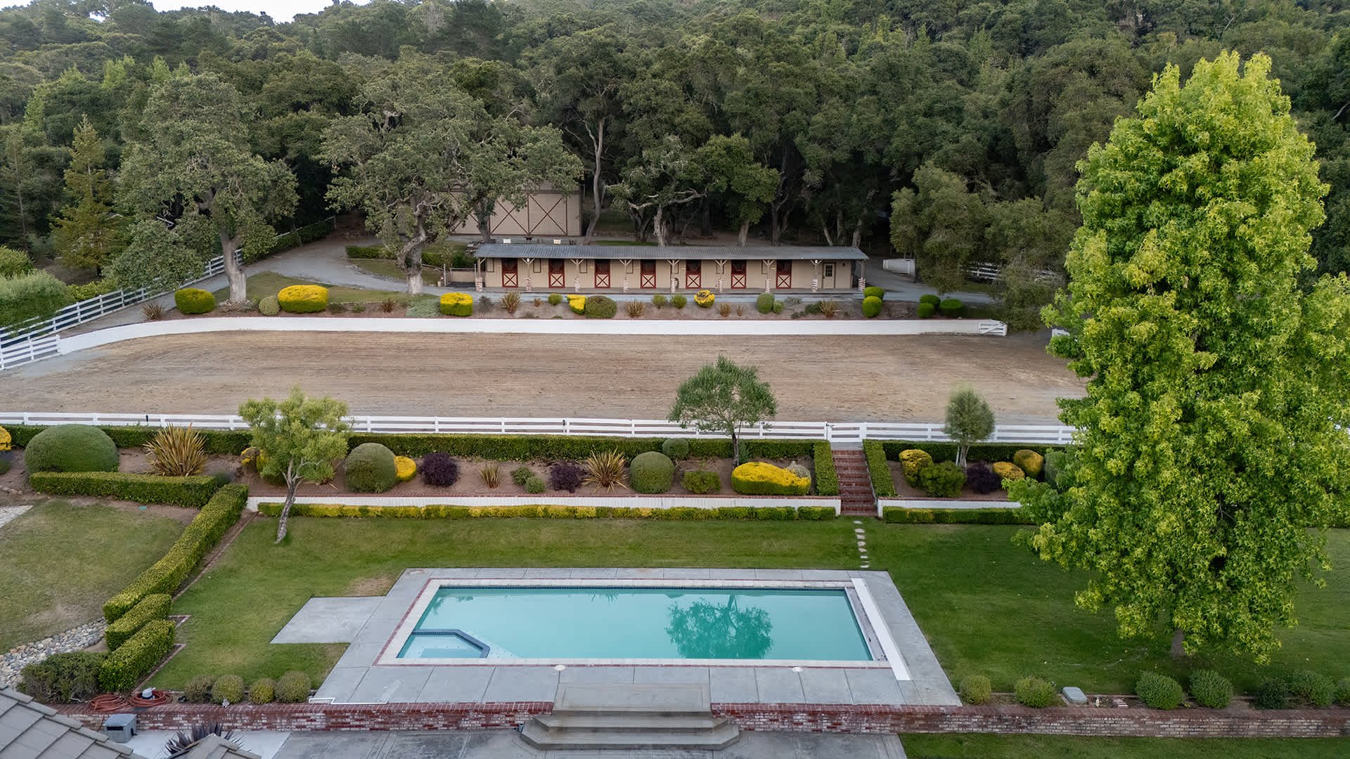 Stunning Equestrian Estate - 6 Sleepy Hollow Dr