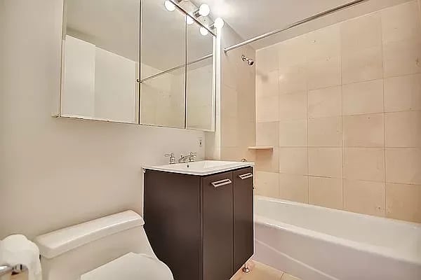 308 E 38th, #11C