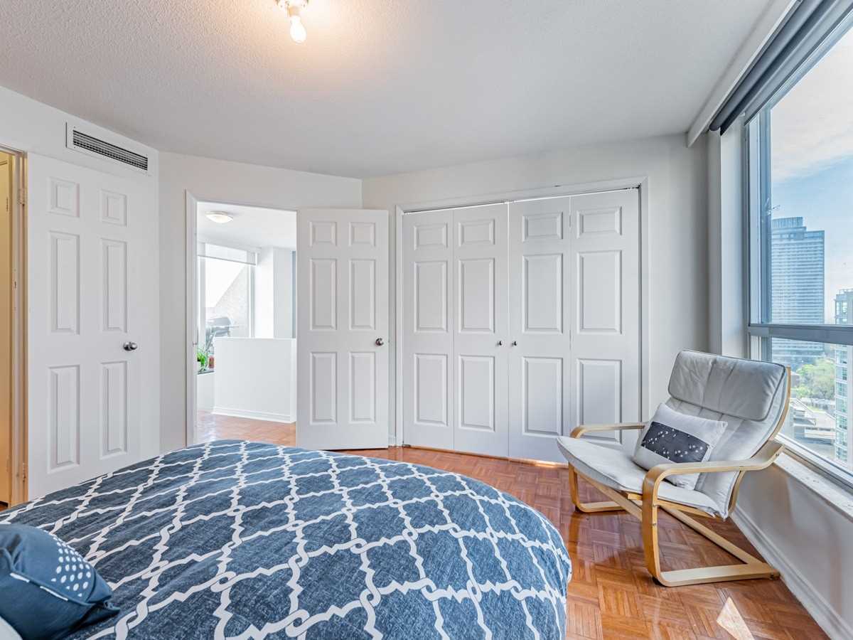 360 BLOOR ST E PH 5