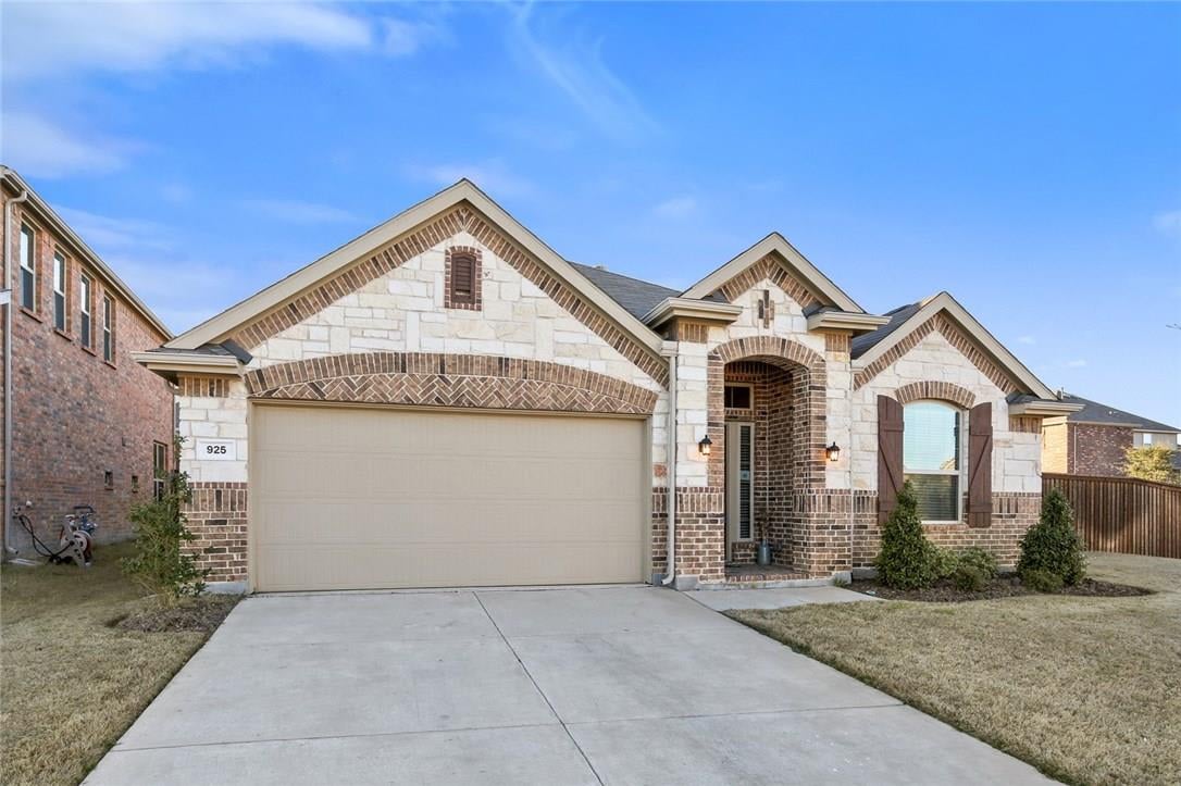 925 Blanco Lane