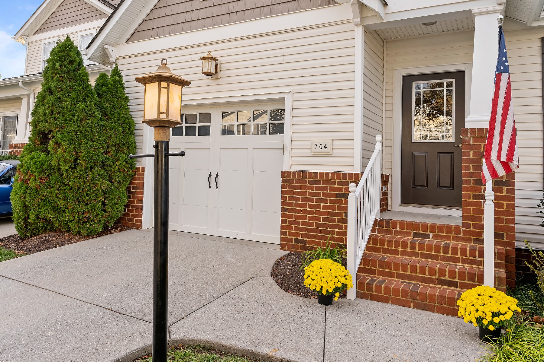 704 Abbey Village Circle