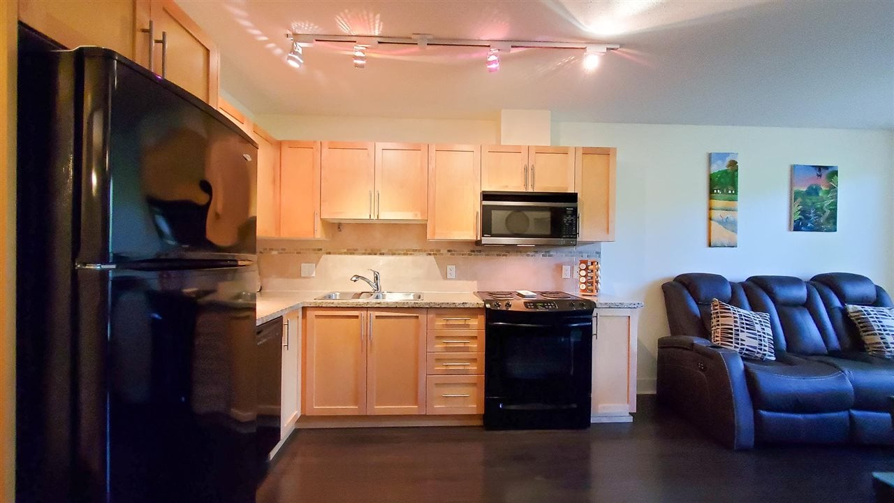 219-1211 Village Green Wy