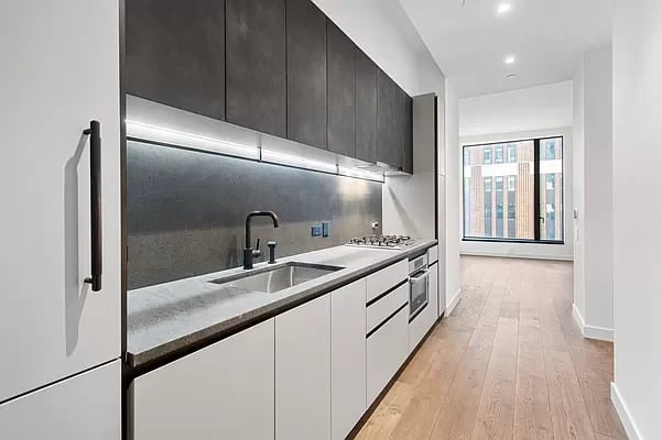 11 Hoyt Street Unit: 9M