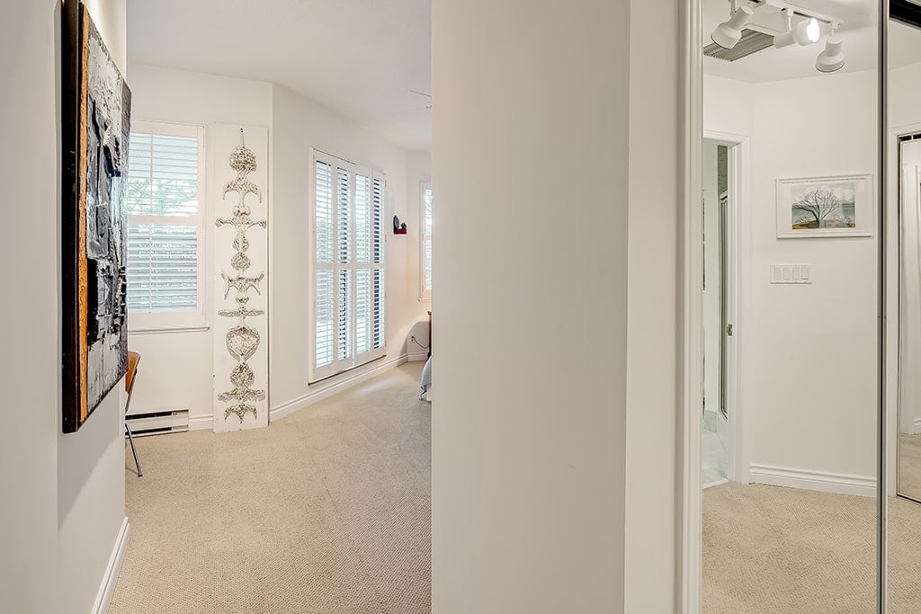 100 Lakeshore Road E Unit: 501