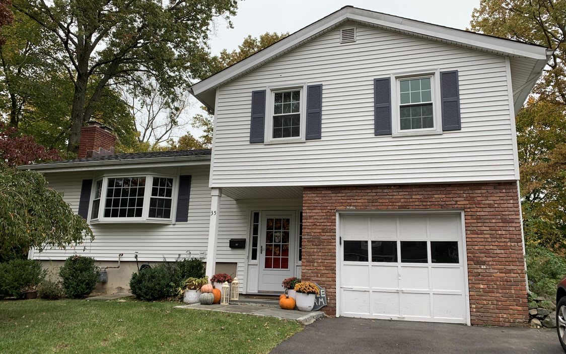 35 POND PL
