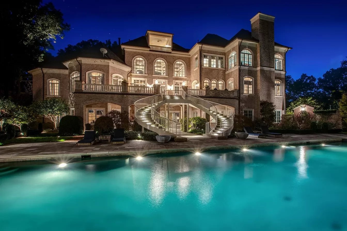 123 Summit Ln