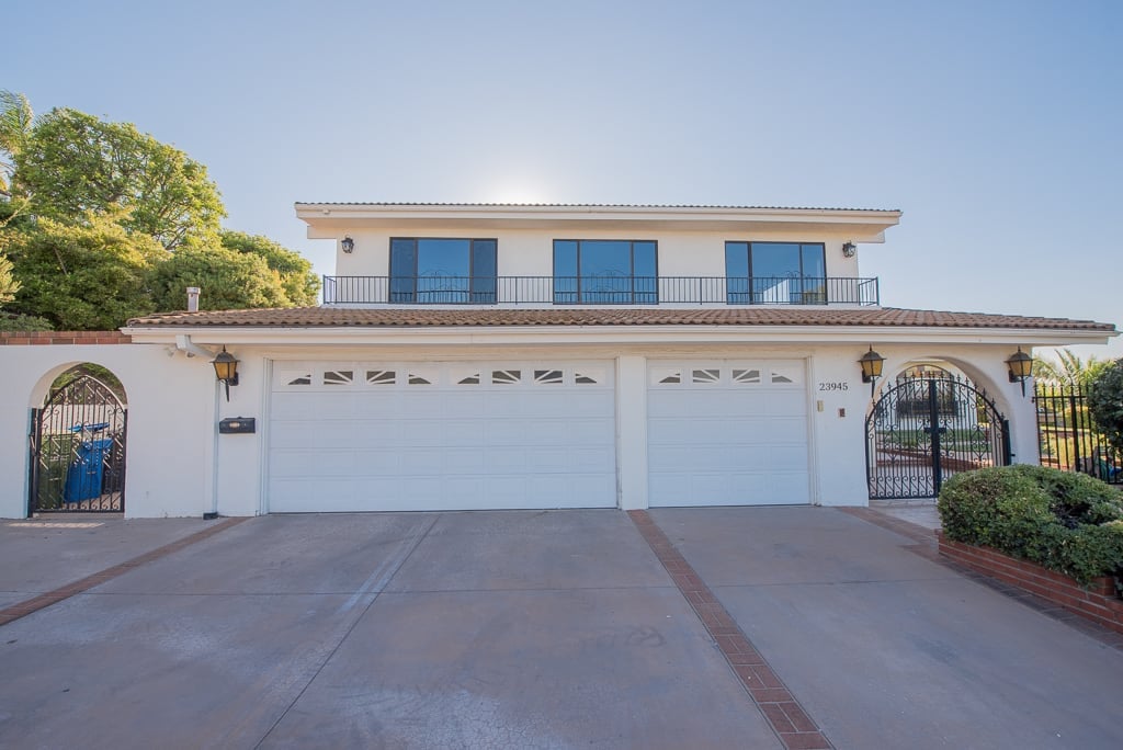23945 PARK BELMONTE