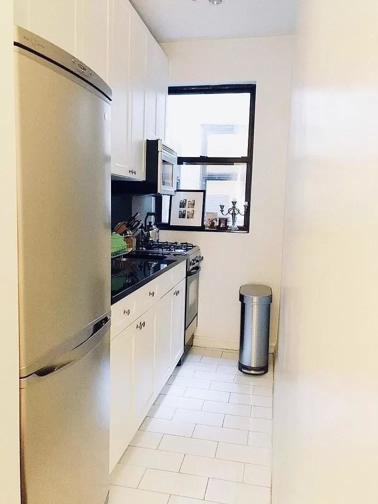 305 Spring St, Apt 4C