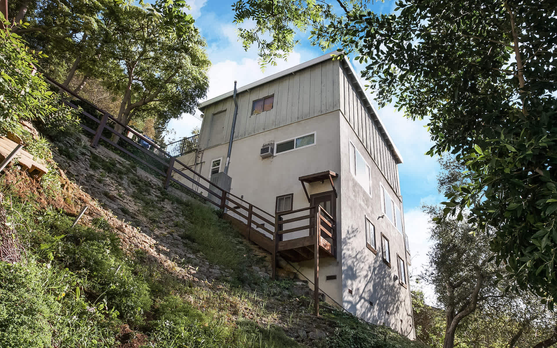 8275 Mannix Drive
