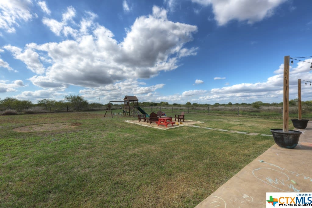 4215 Lucas Rd