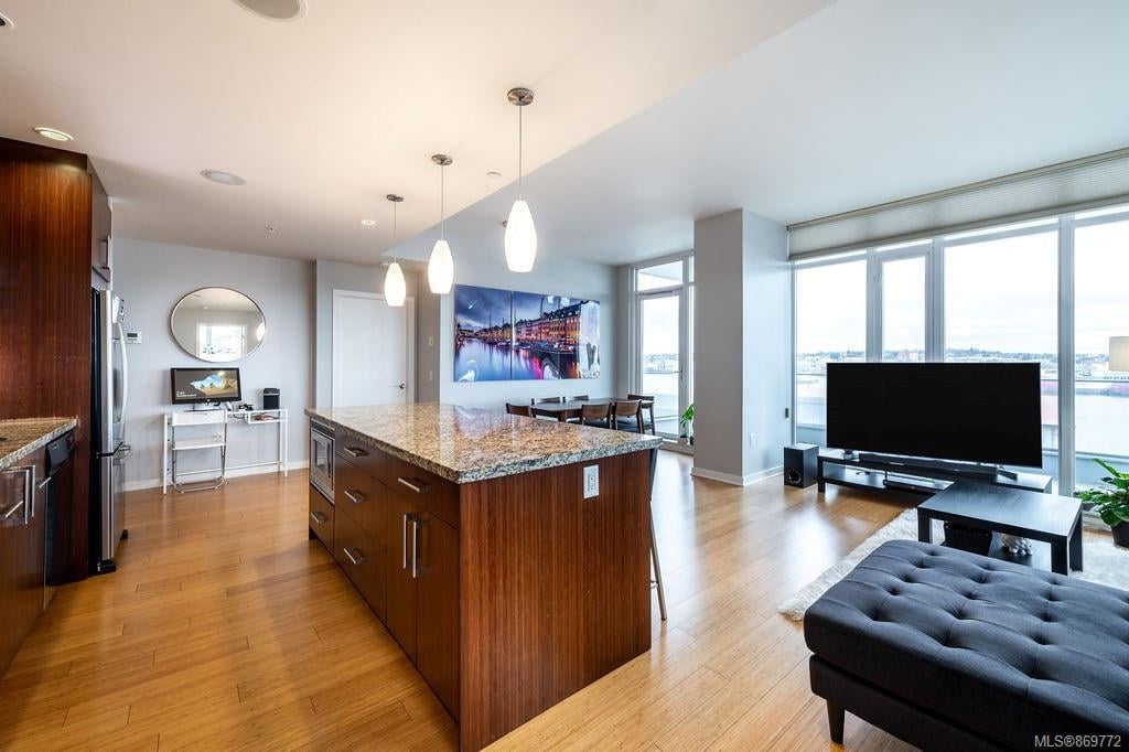 307-373 Tyee Rd
