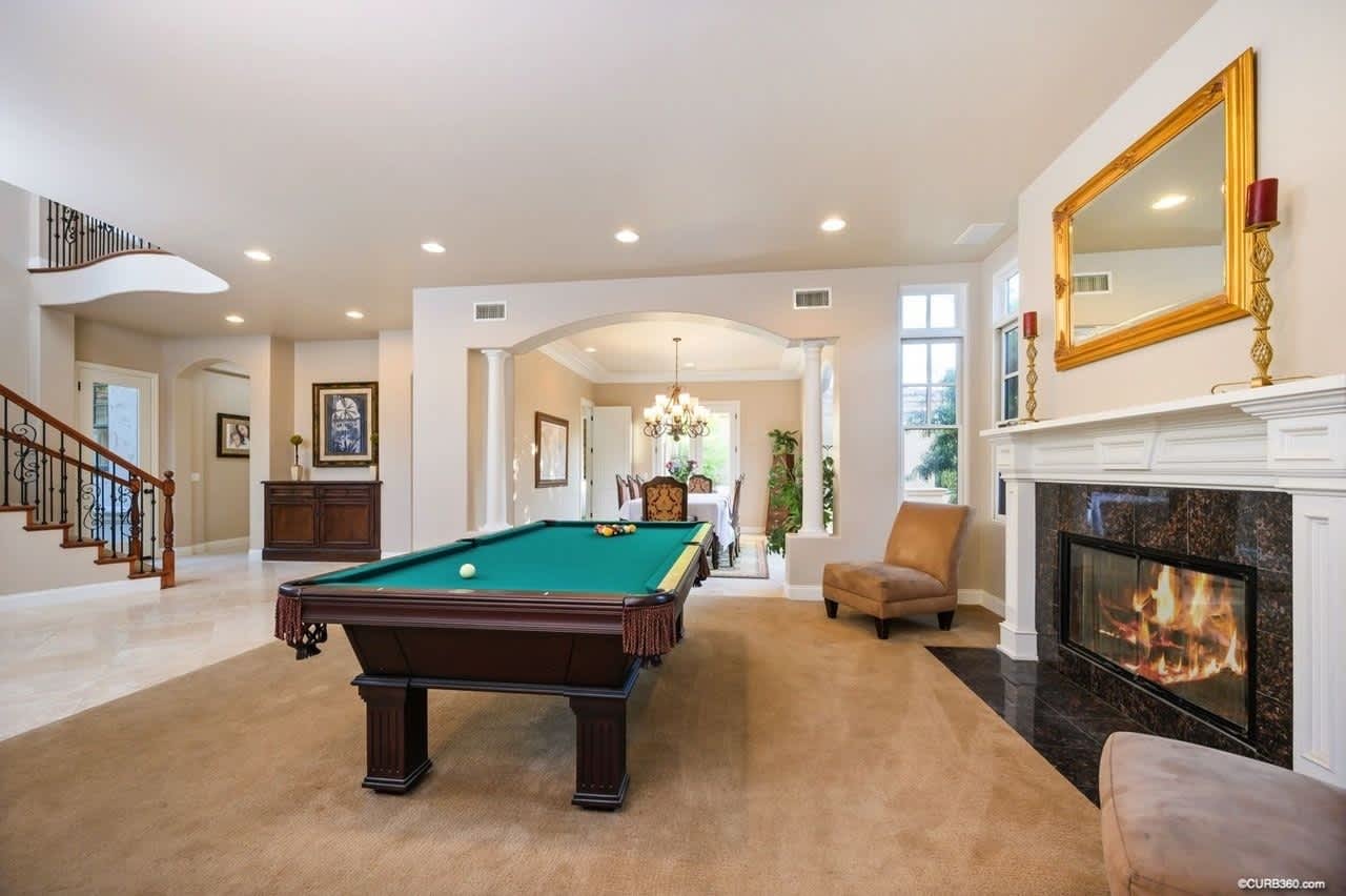 5717 Meadows Del Mar