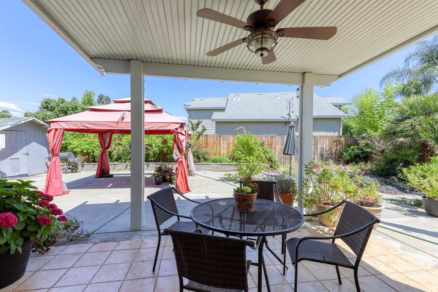 8572 Twin Trails Dr