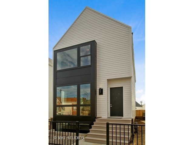 3726 N MILWAUKEE AVE