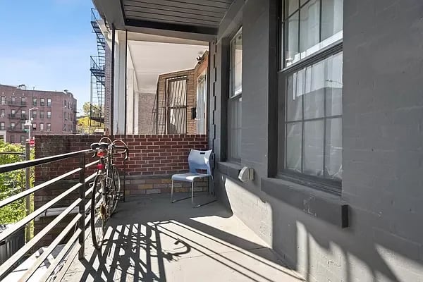 370 East 32nd Street