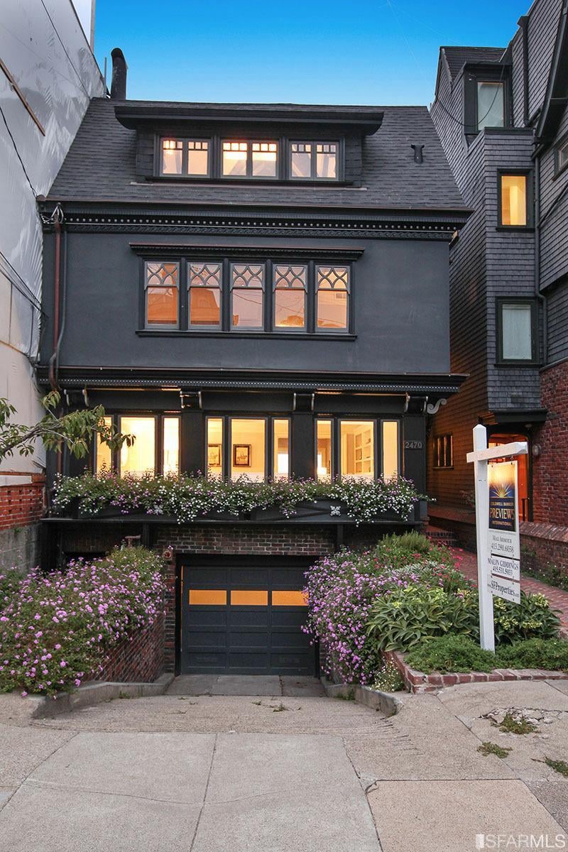 2470 Broadway