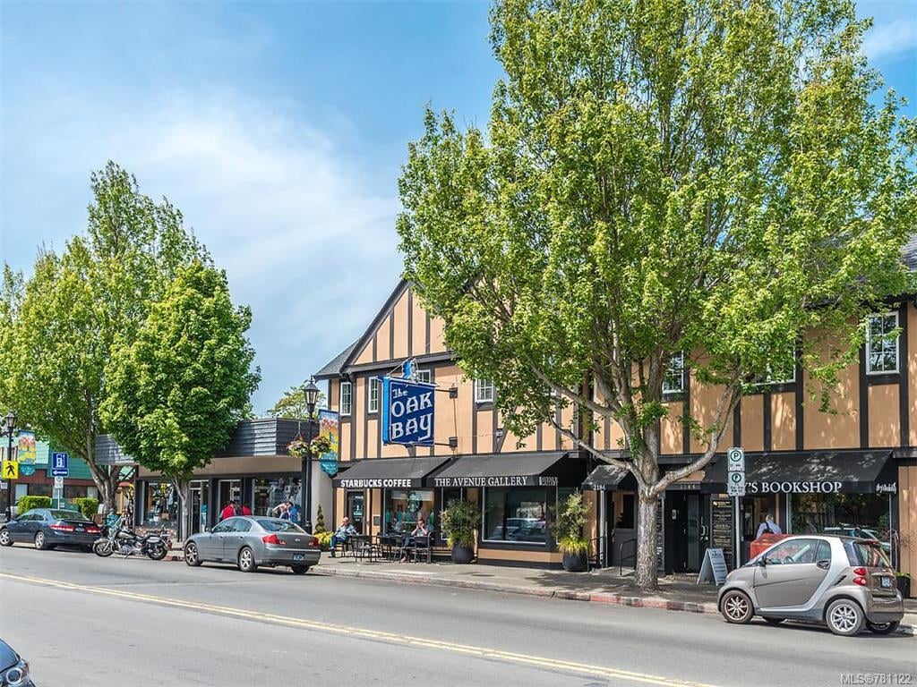305-1765 Oak Bay Ave