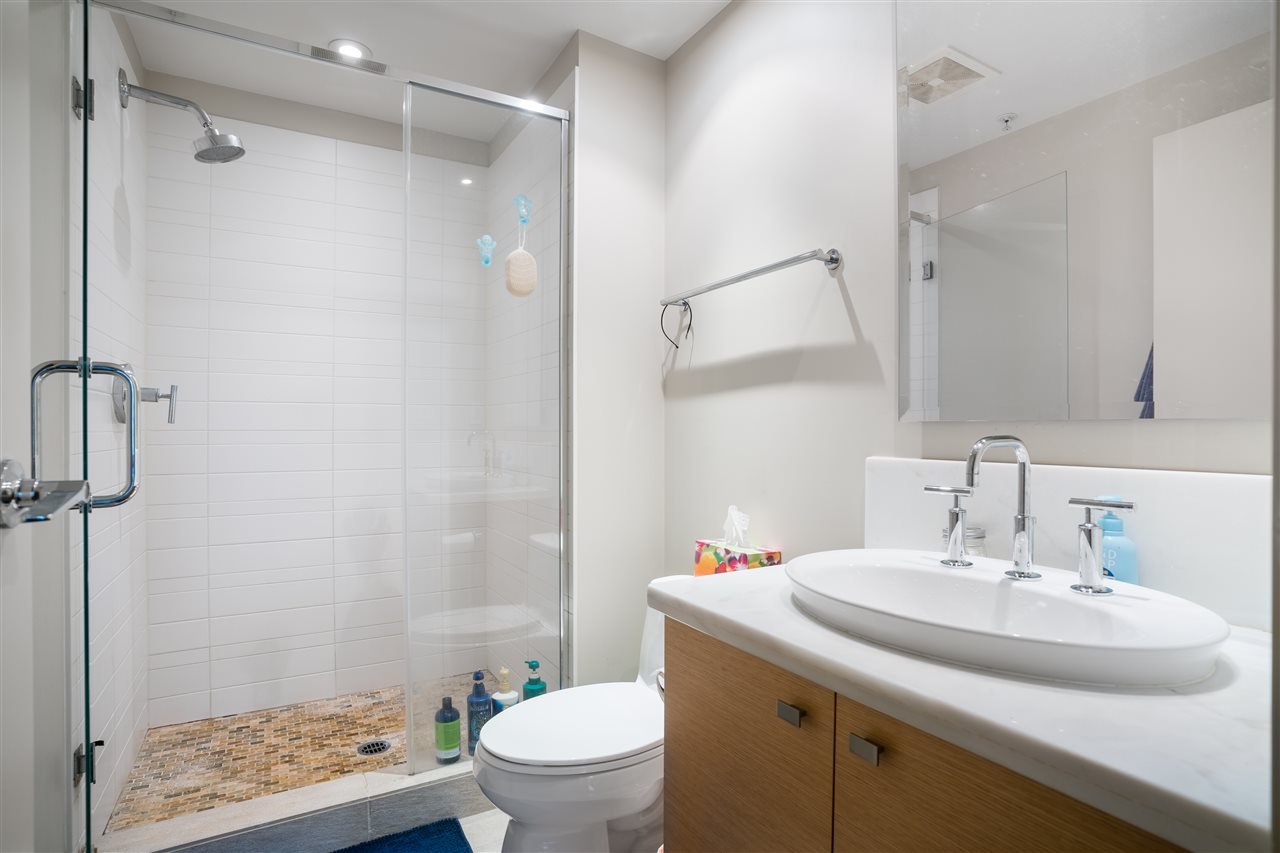 210-6015 Iona Dr