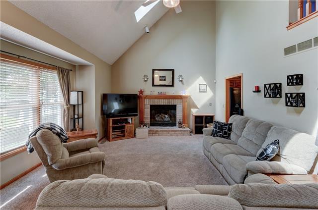 1100 NE Jamestown Ct