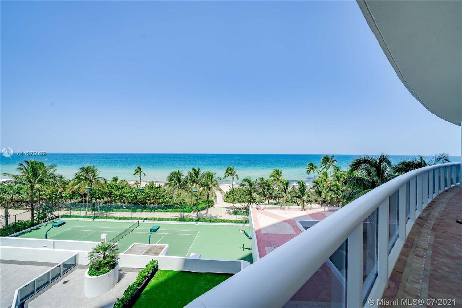 9601 Collins Ave, #505