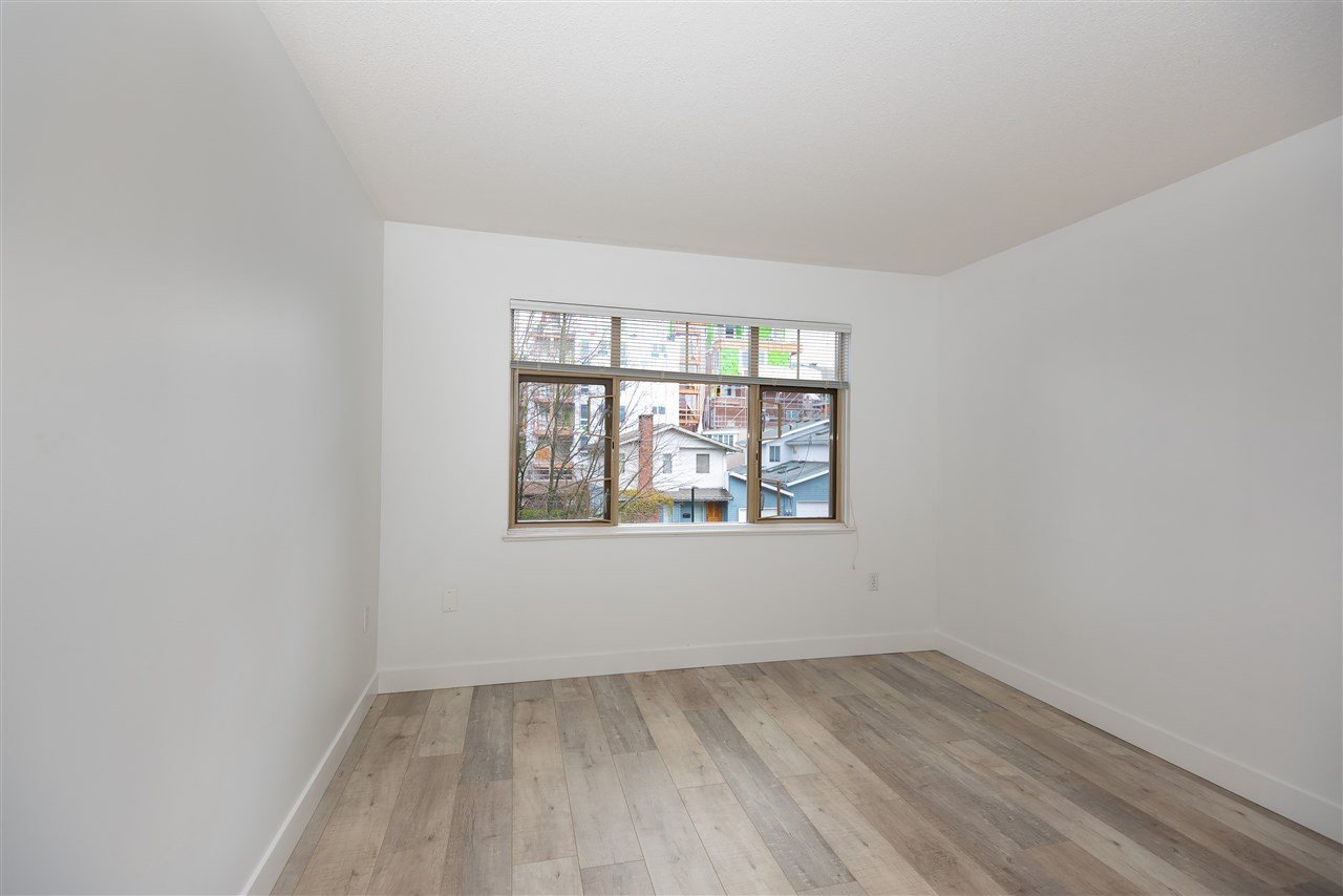 403-2059 Chesterfield Ave