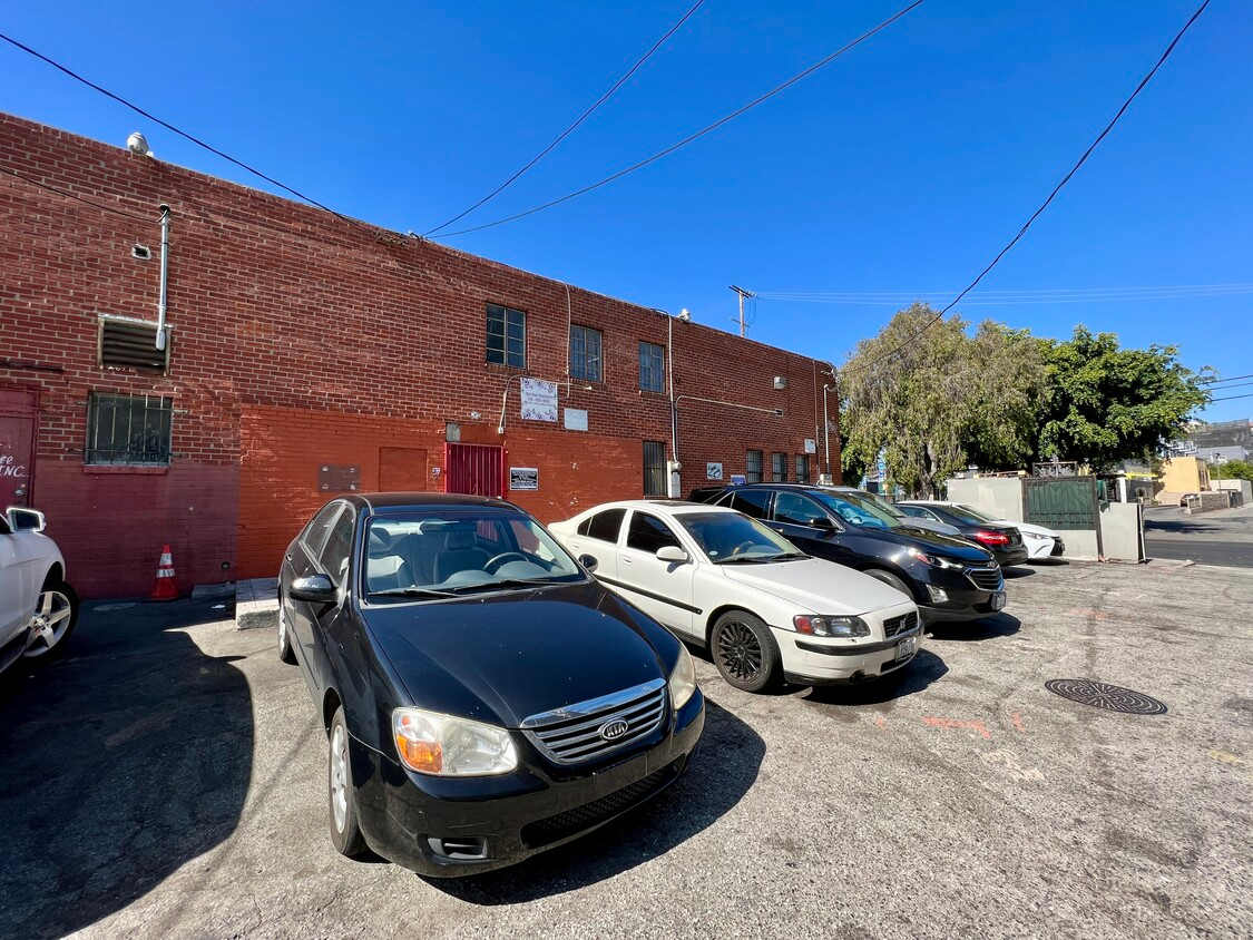 4300-4302 Crenshaw Blvd