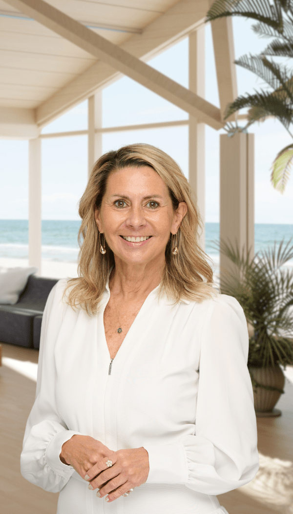 Lisa McBride Sarasota Real Estate Agent Headshot