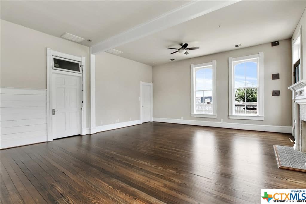 202 N LBJ Dr, #202