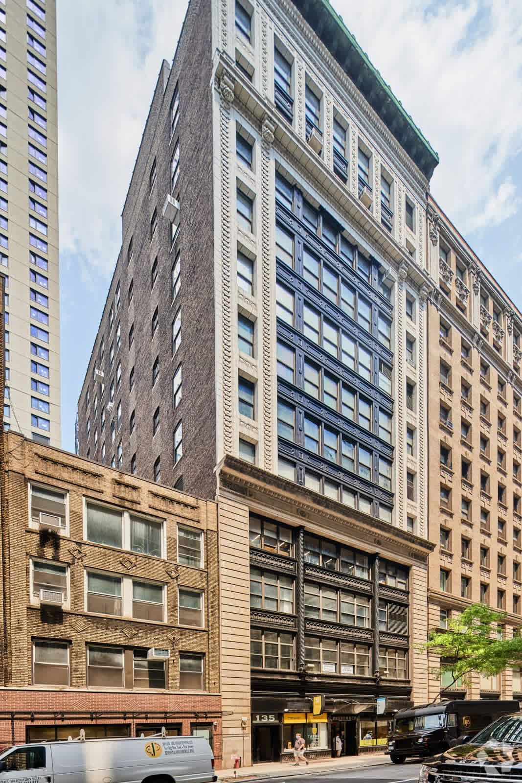 135 W 27Th St - Office Unit