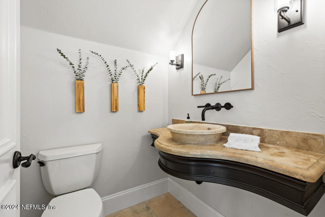 100 Harbourmaster Ct