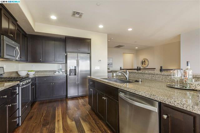 6463 Bayview Dr, Oakland, CA 94605